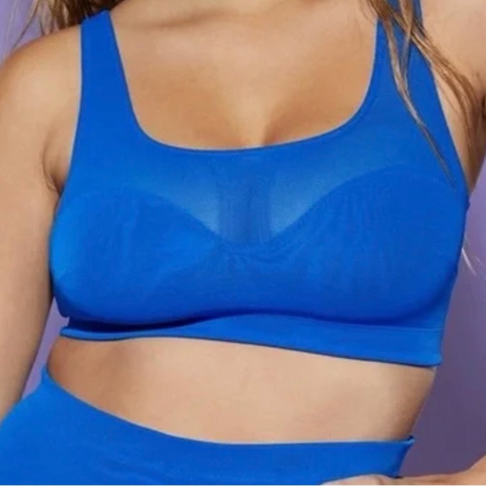 Fabletics yitty bright ass blue Activewear Set - Picture 3 of 3